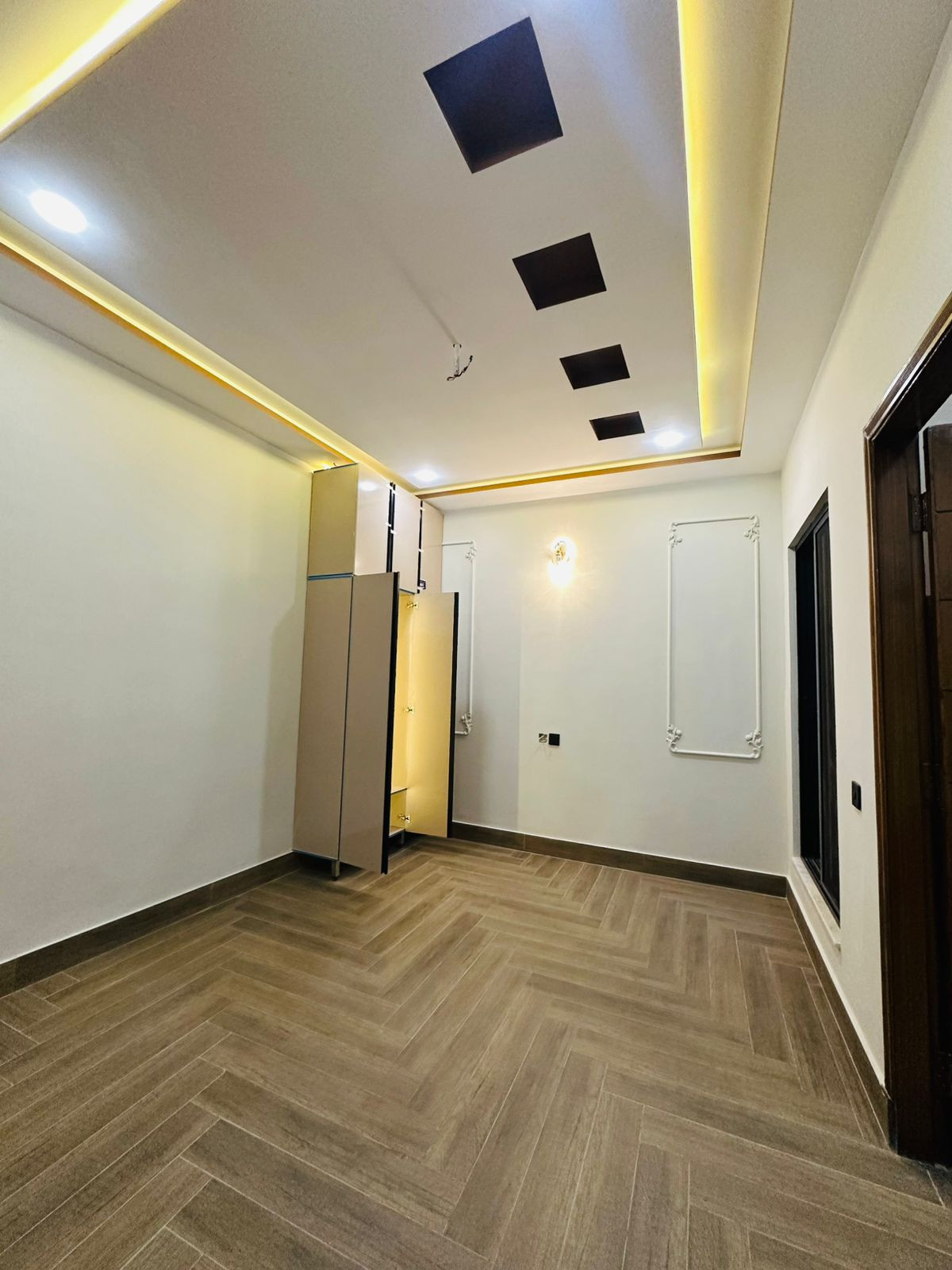 Project gallery image 24