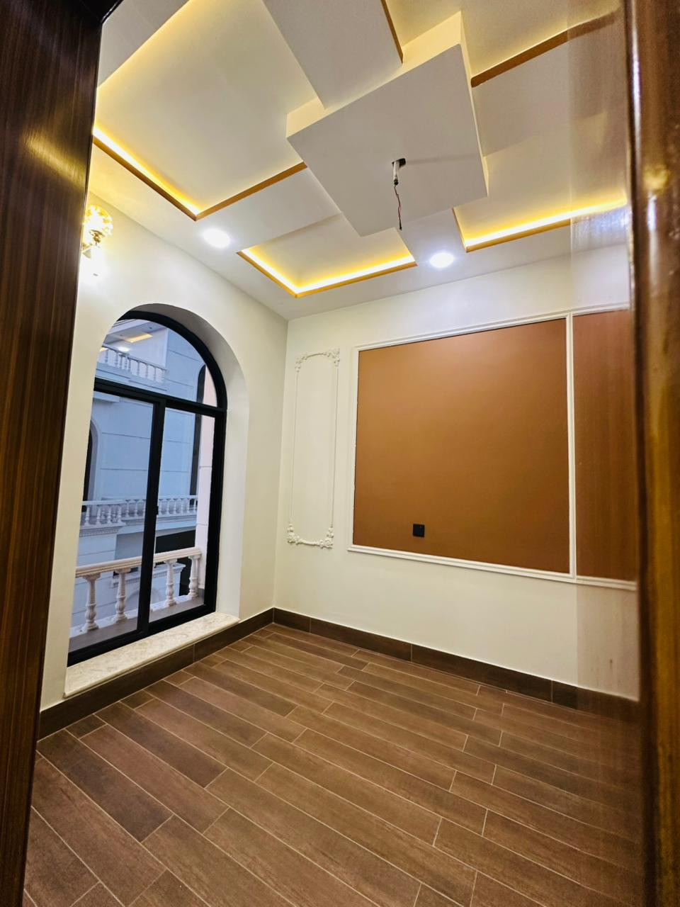 Project gallery image 26