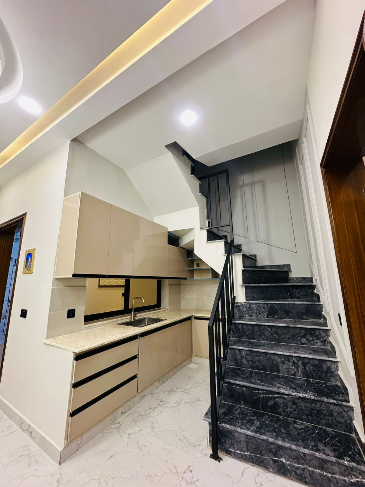 Project gallery image 19