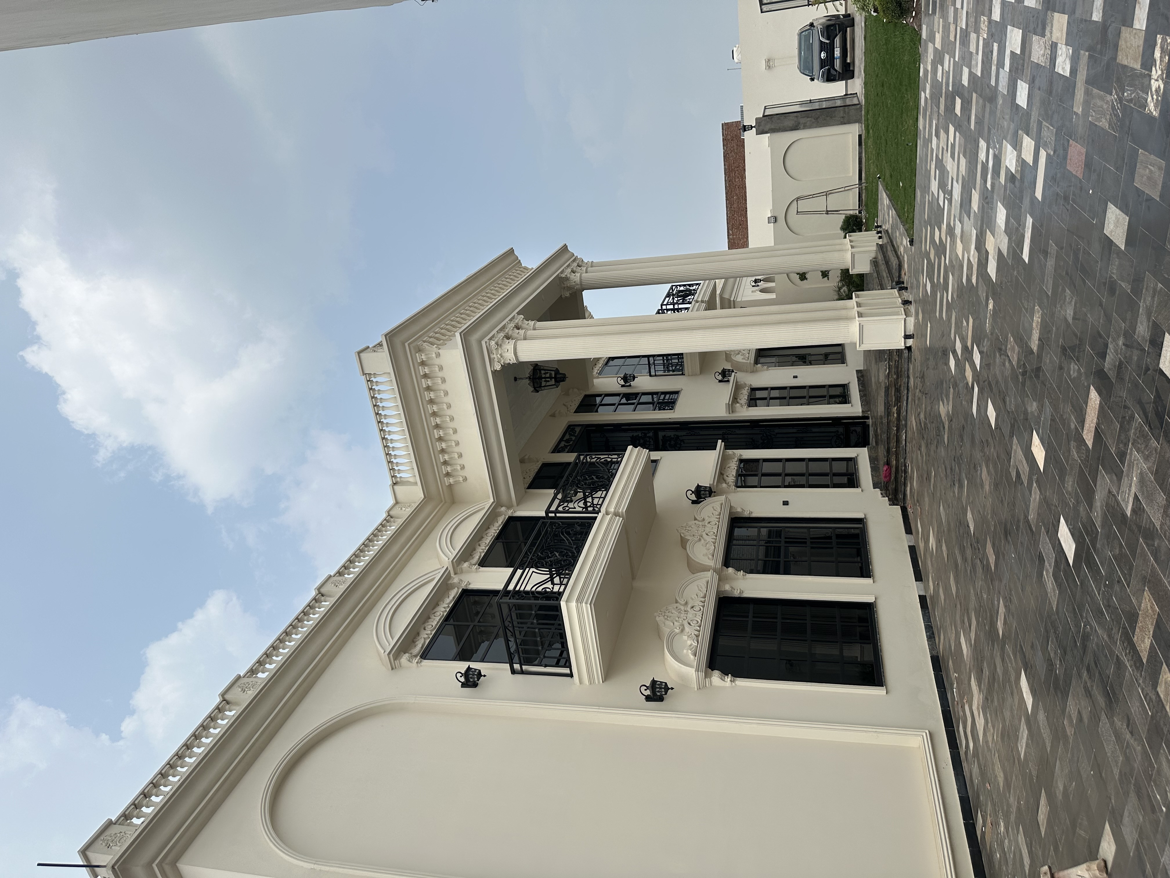 Project gallery image 17