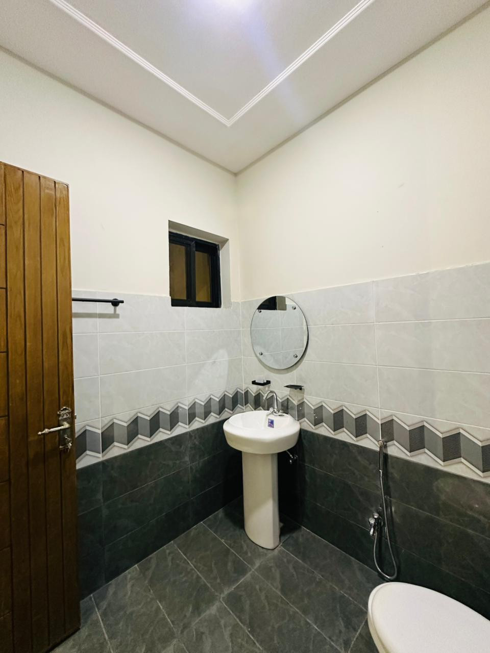 Property gallery image 2
