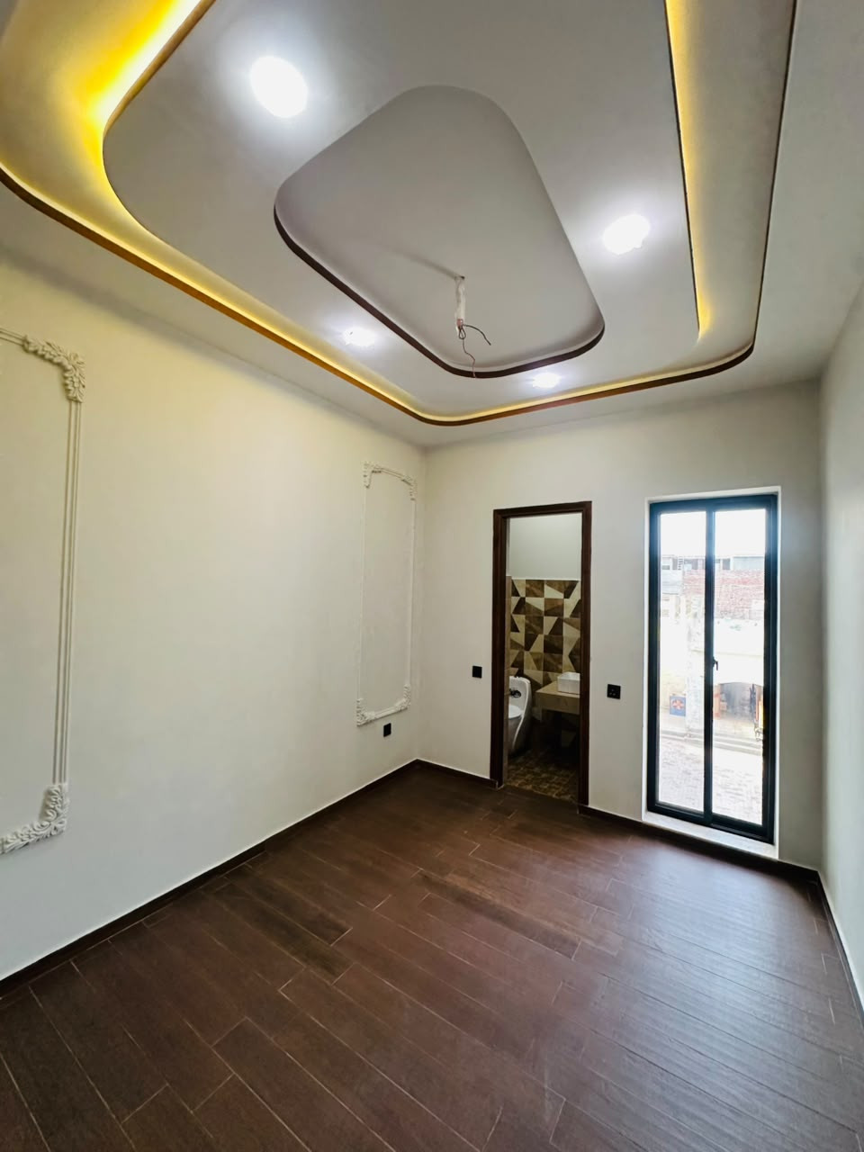 Property gallery image 2
